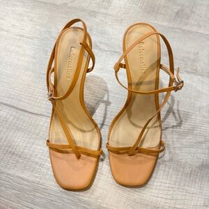 Reformation ivy heel in tan color see photos for some minor imperfections